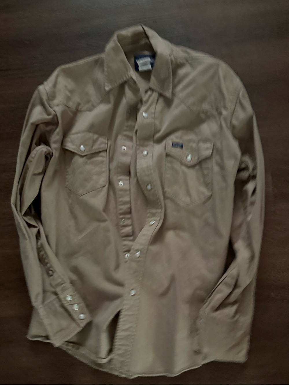 Wrangler Men’s Tan Button-Down Western Work Shirt